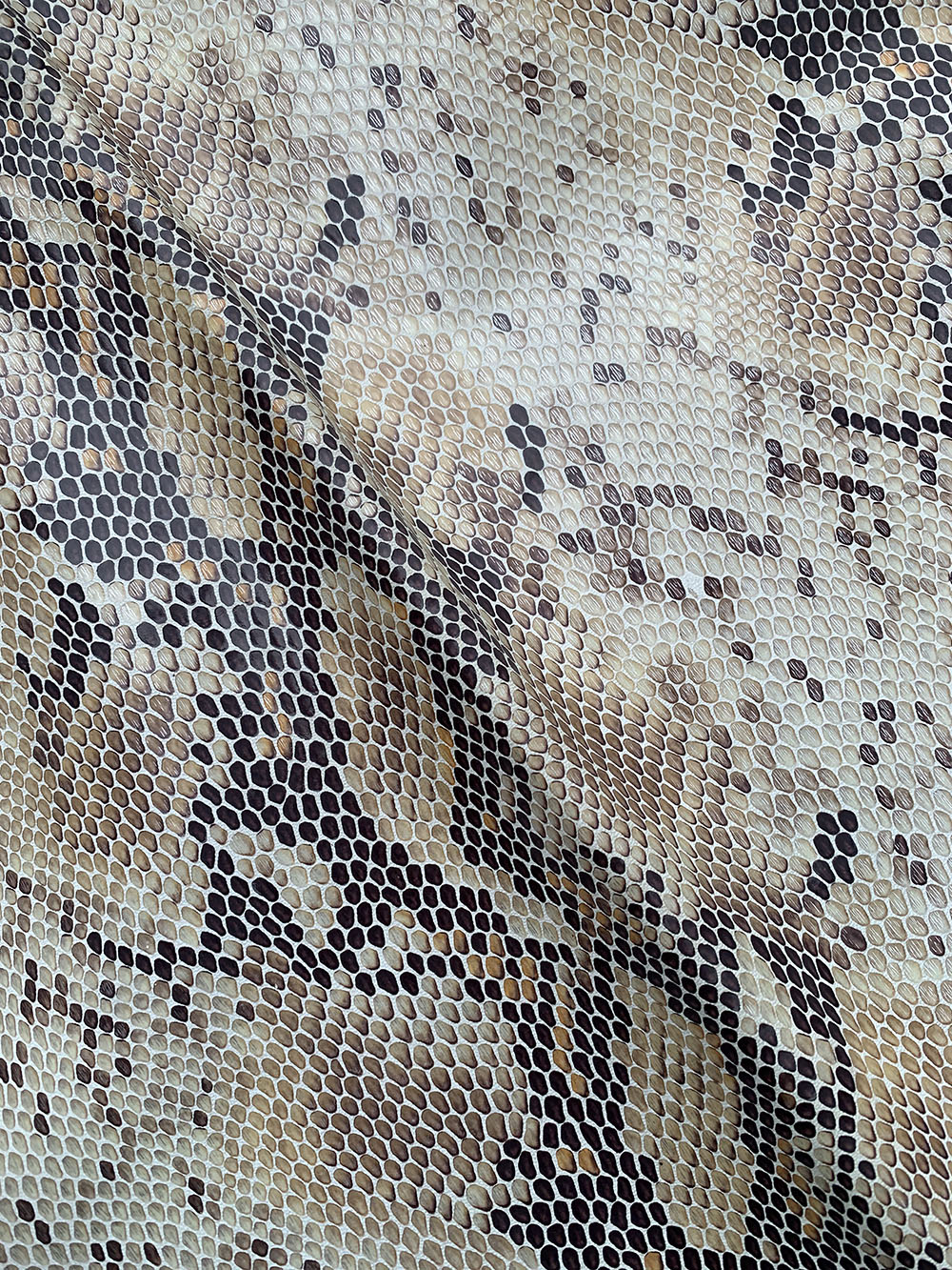 yılan desenli deri üreticisi